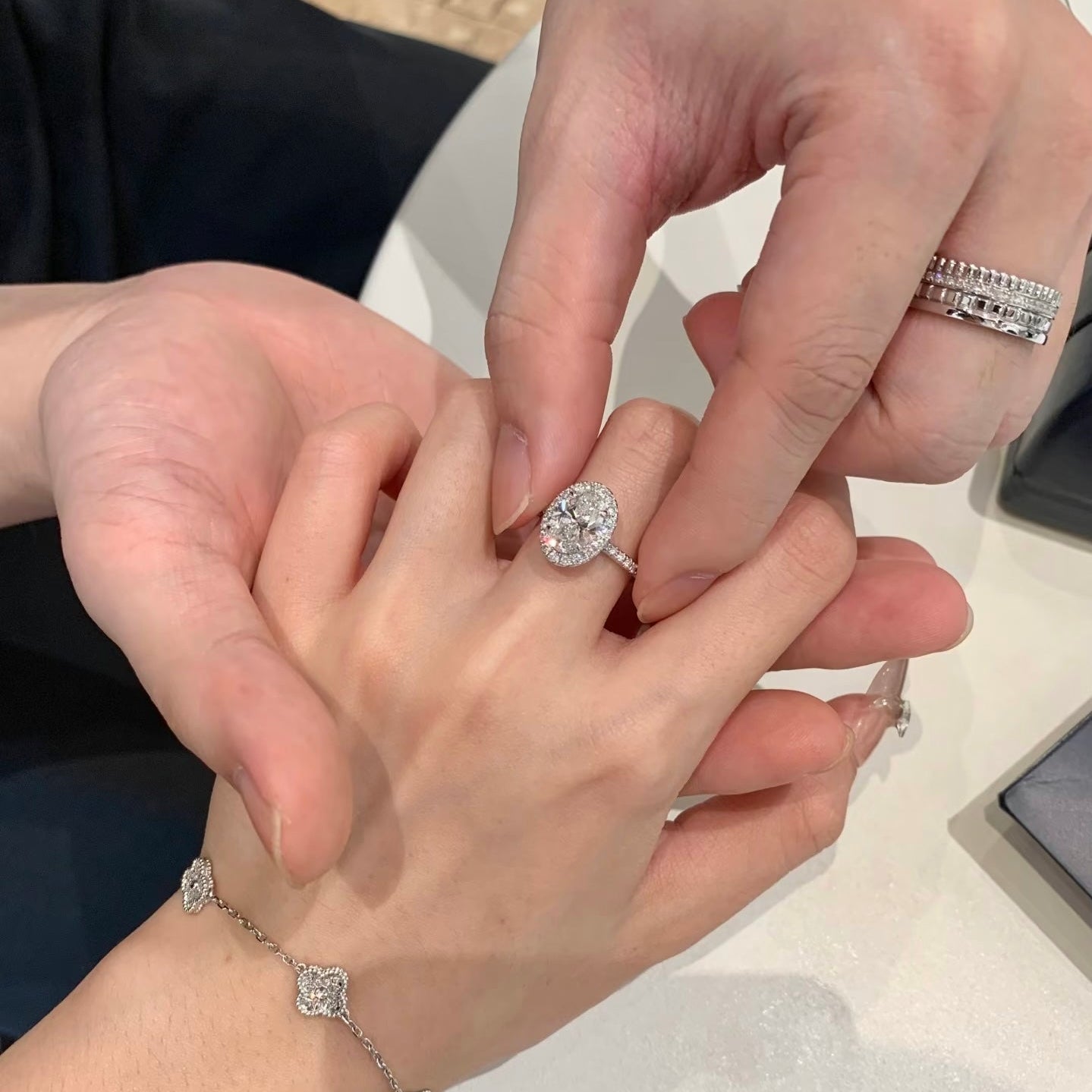 18k Gold Oval Lab-Grown Diamond Engagement Rings