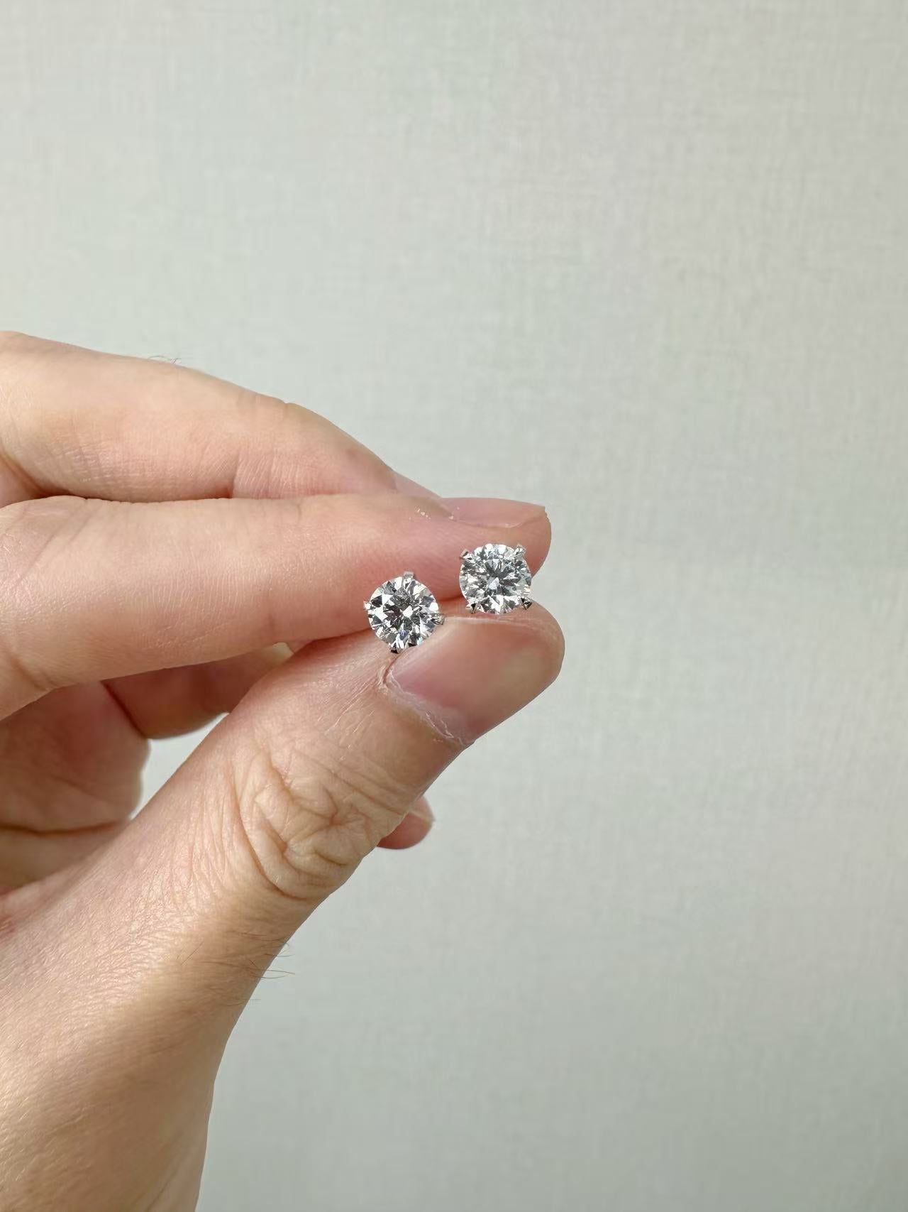 18K Gold Stud Earrings Set With Round Lab Diamonds