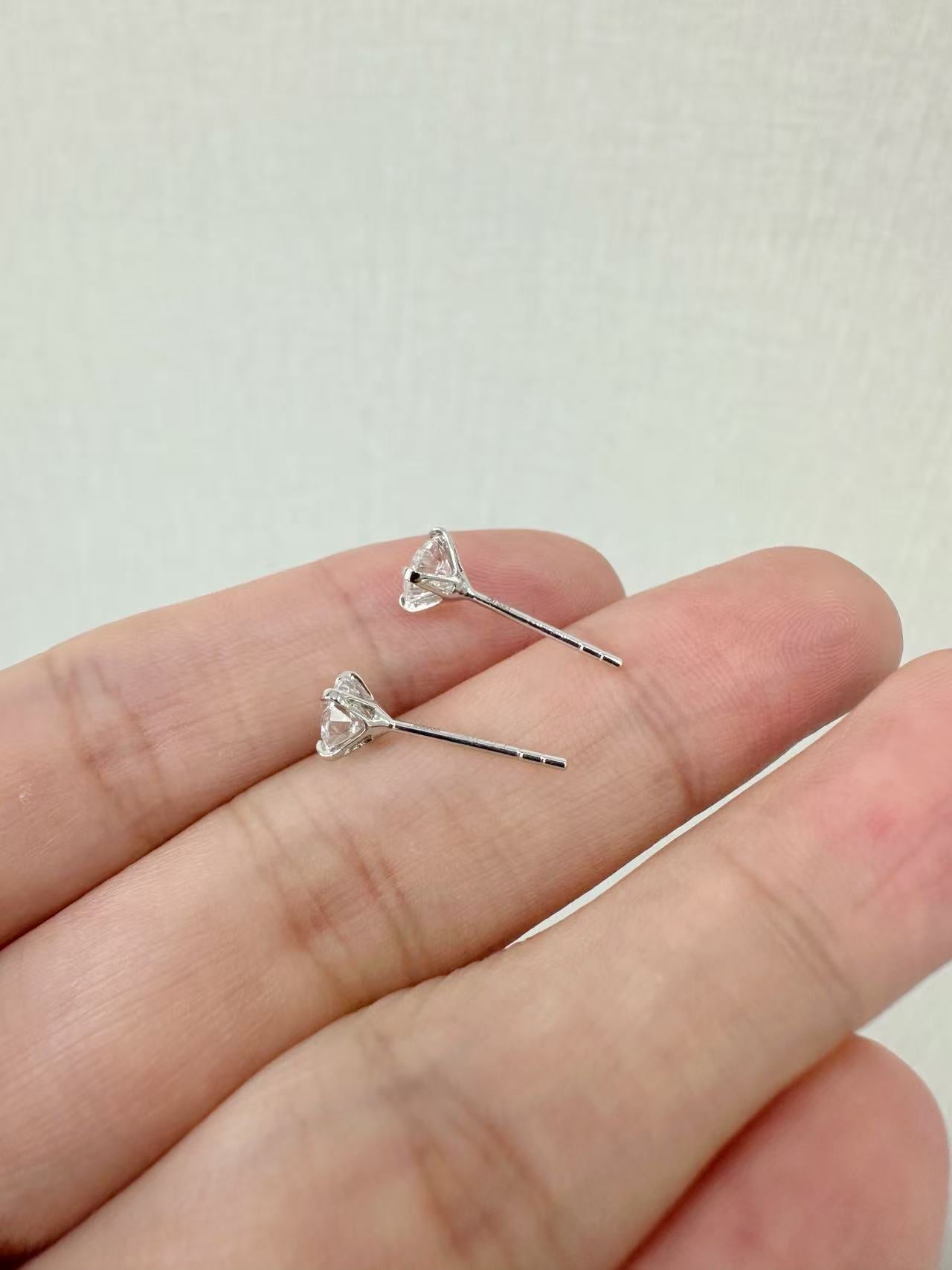 18K Gold Stud Earrings Set With Round Lab Diamonds