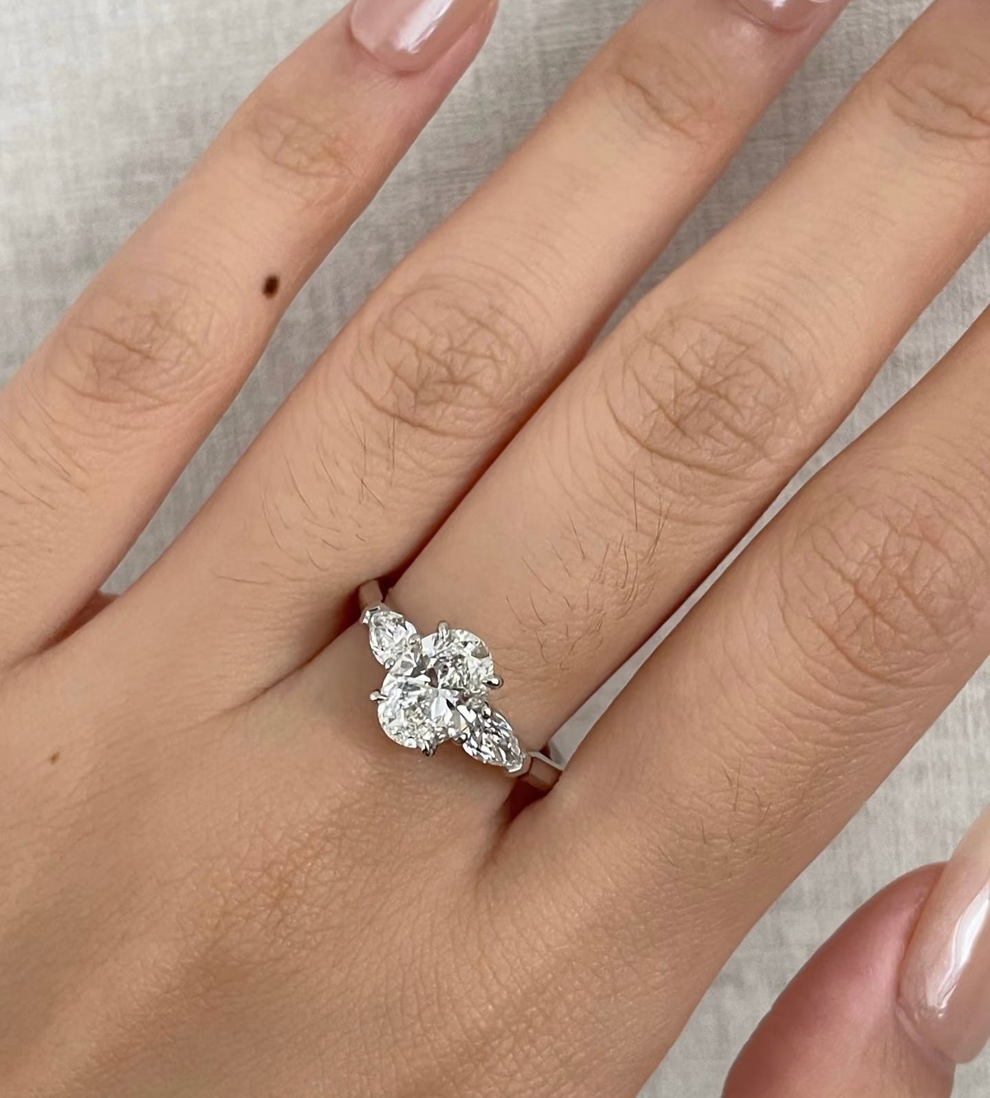 18k Gold 1.5ct Oval Lab-Grown Three stones Diamond Ring