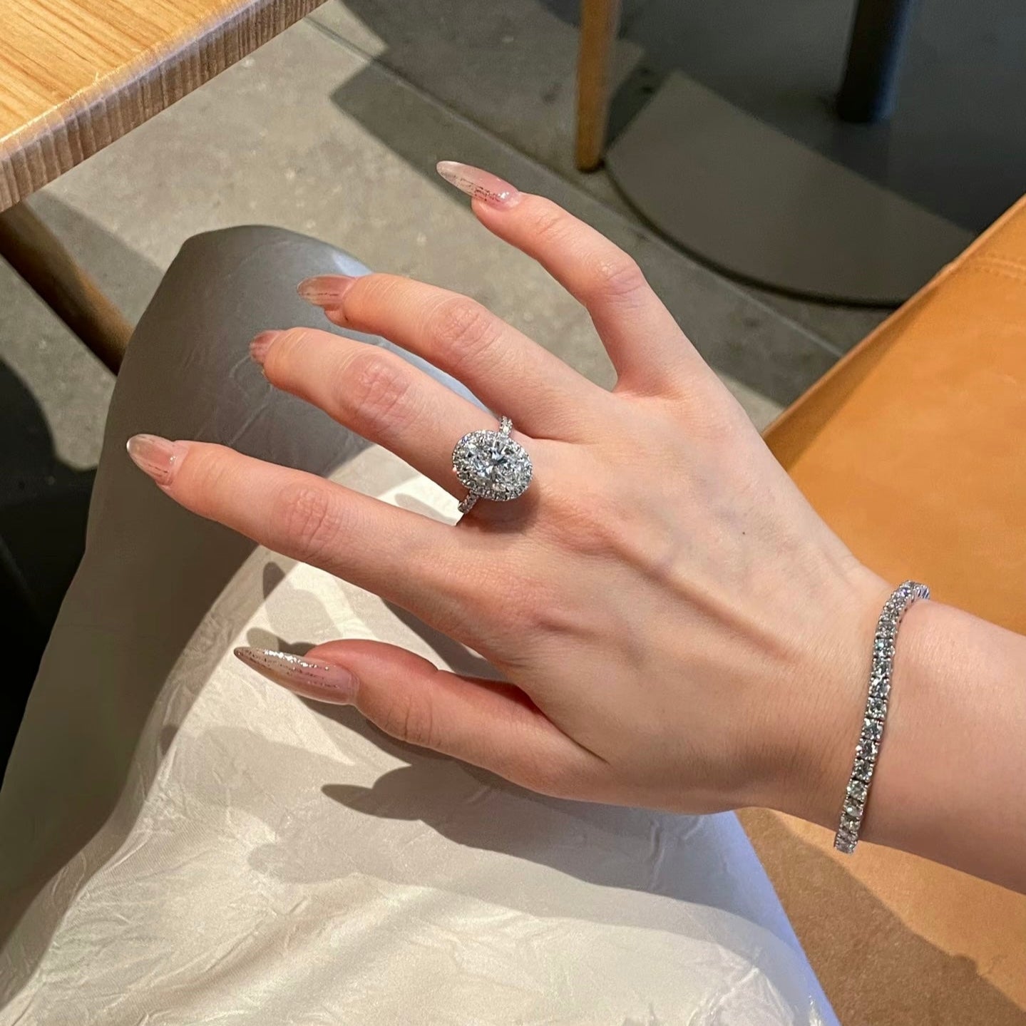 18k Gold Oval Lab-Grown Diamond Engagement Rings