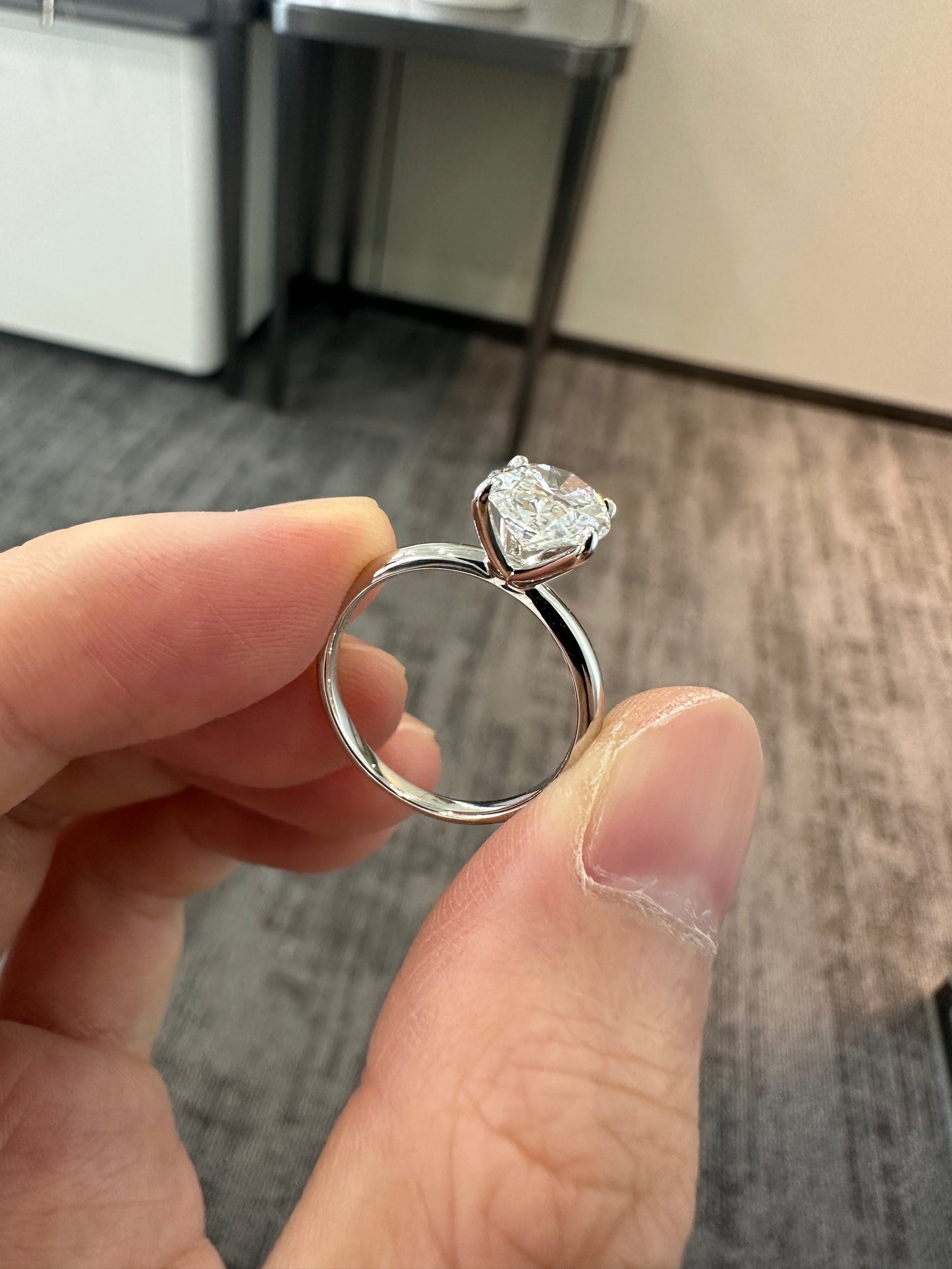 18k Gold 2ct Oval Lab-Grown Diamond Ring