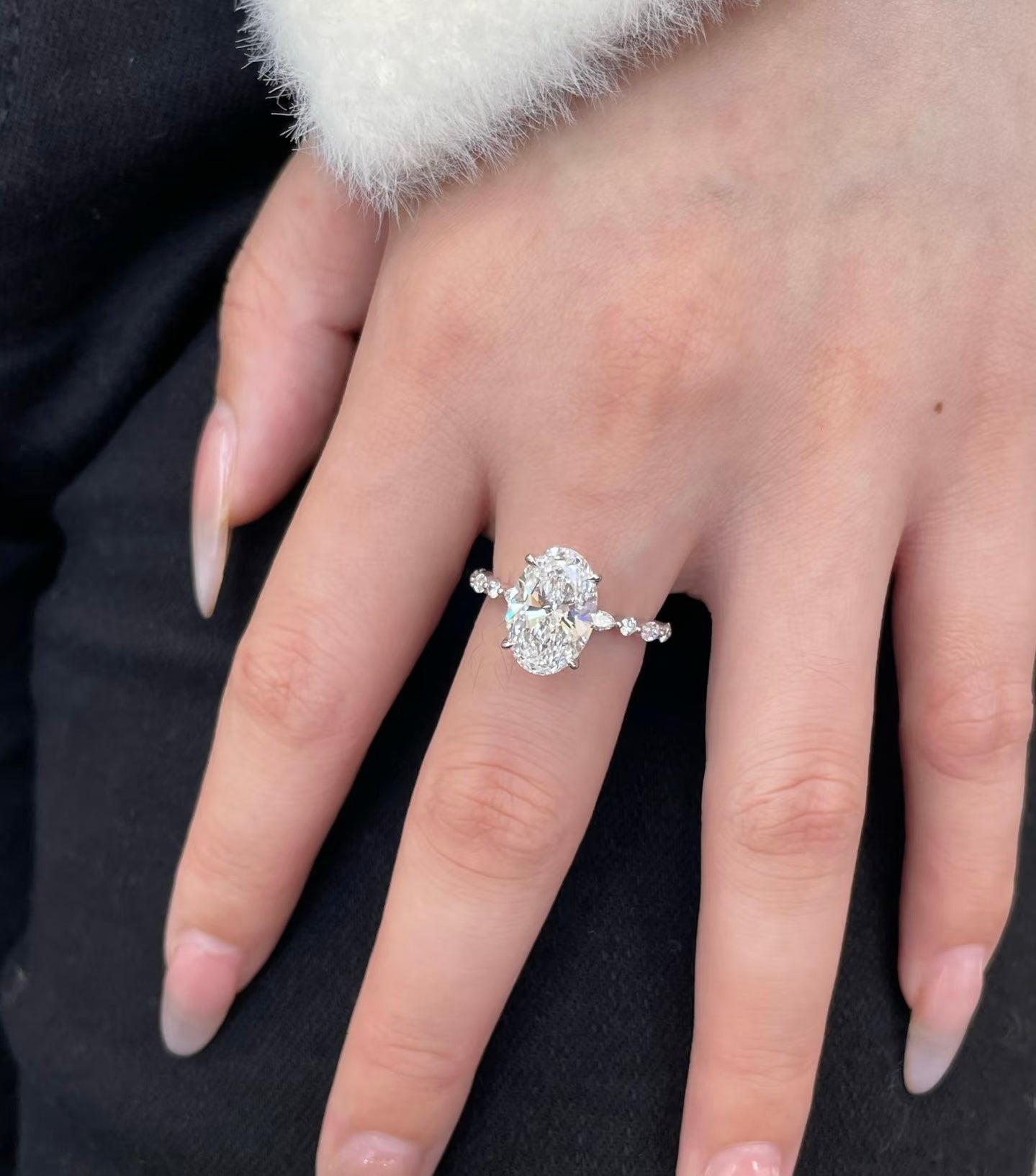 18k Gold 3ct Lab-Grown Oval Diamond Ring