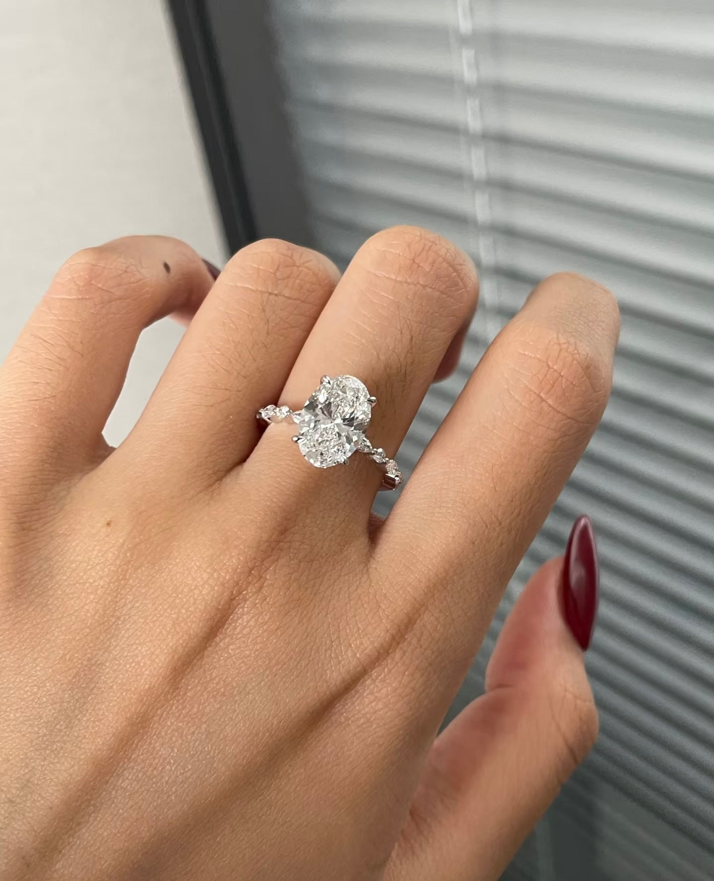 18k Gold 3ct Lab-Grown Oval Diamond Ring