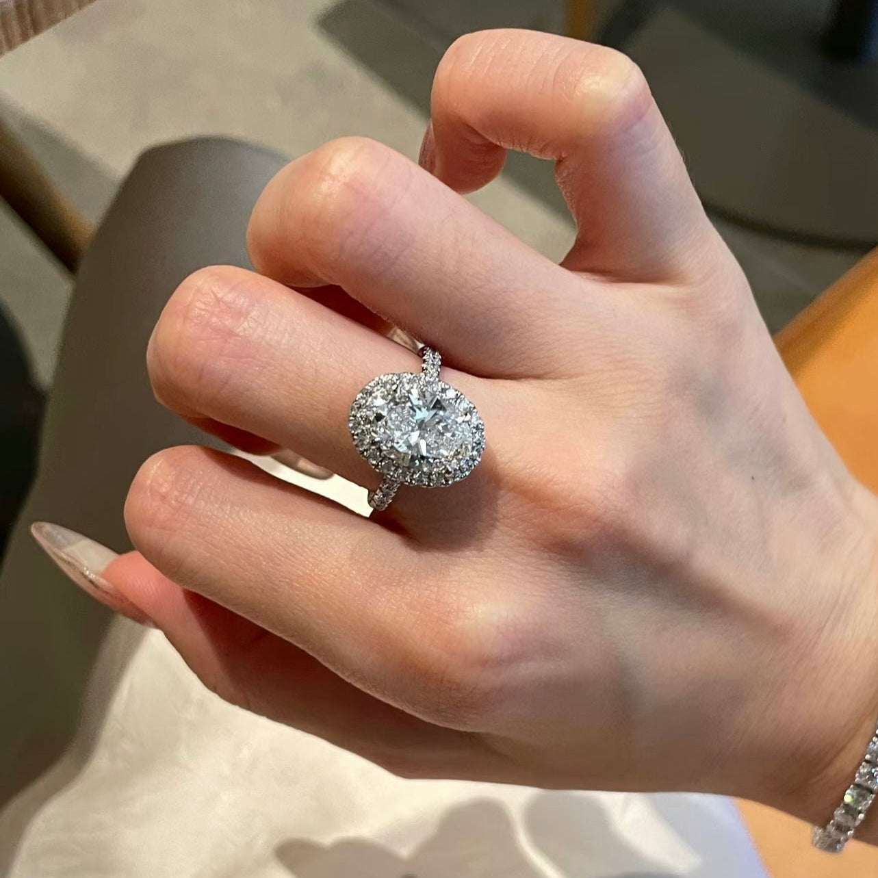 18k Gold Oval Lab-Grown Diamond Engagement Rings