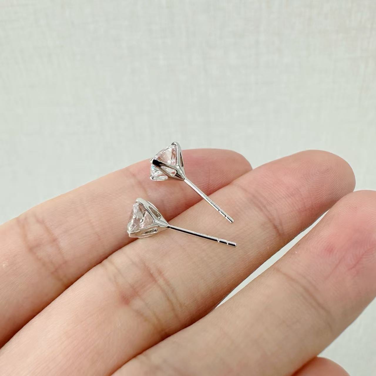 18K Gold Stud Earrings Set With Cushion Lab-Grown Diamond