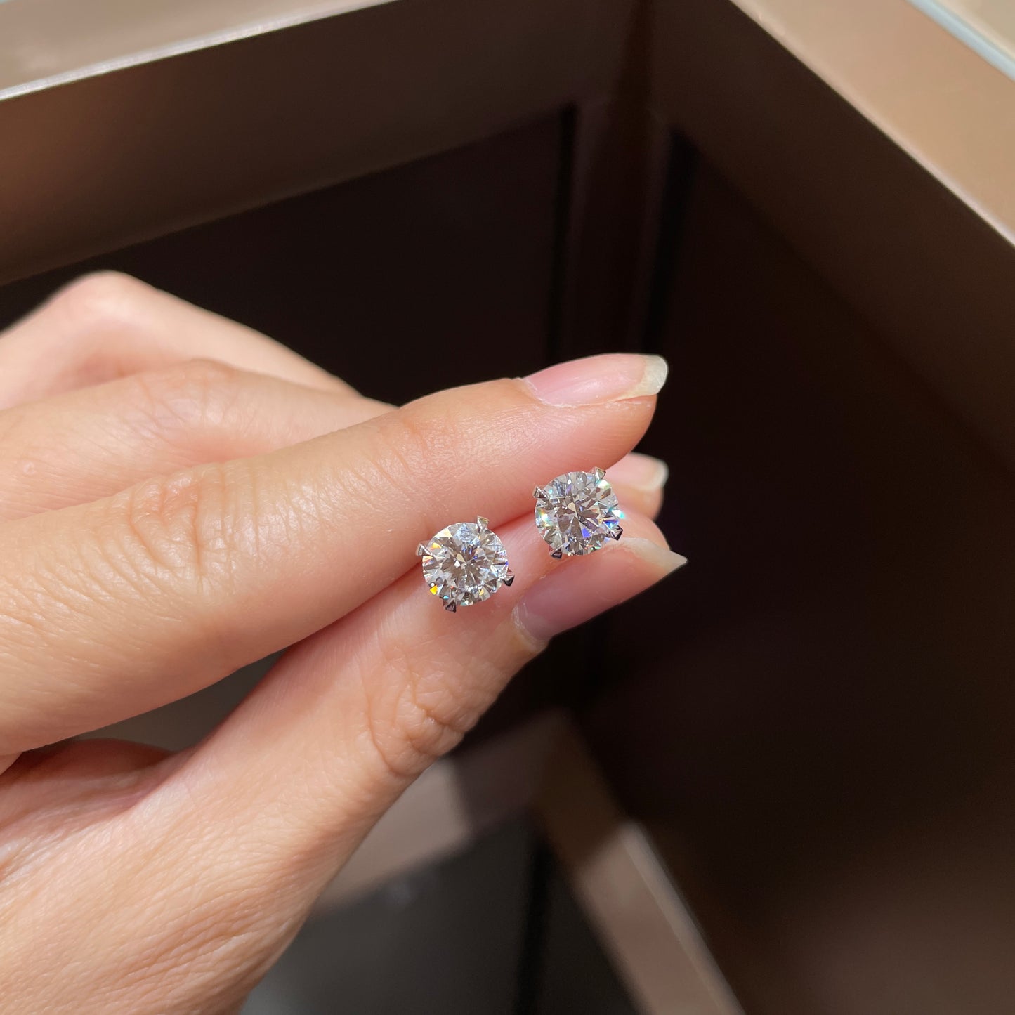 18K White Gold 1ct Four‑Prong Diamond Stud Earrings