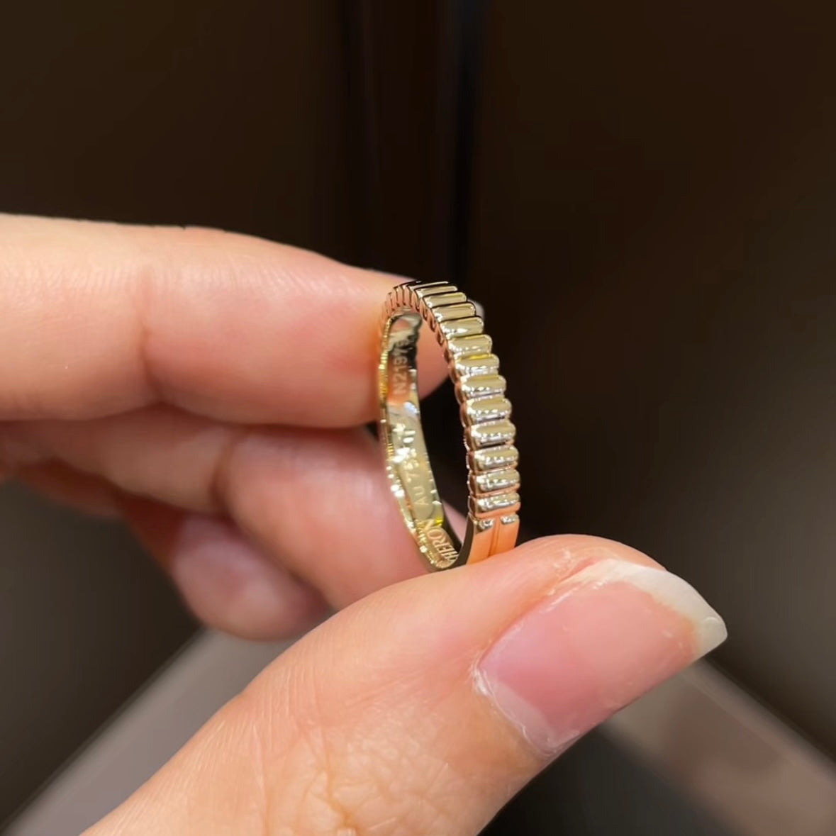 18K Gold Solid Grosgrain Band Ring (3.52g)