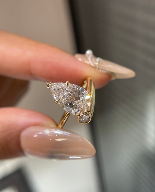 18k Yellow Gold 3ct Lab-Grown Pear Shape Diamond Ring