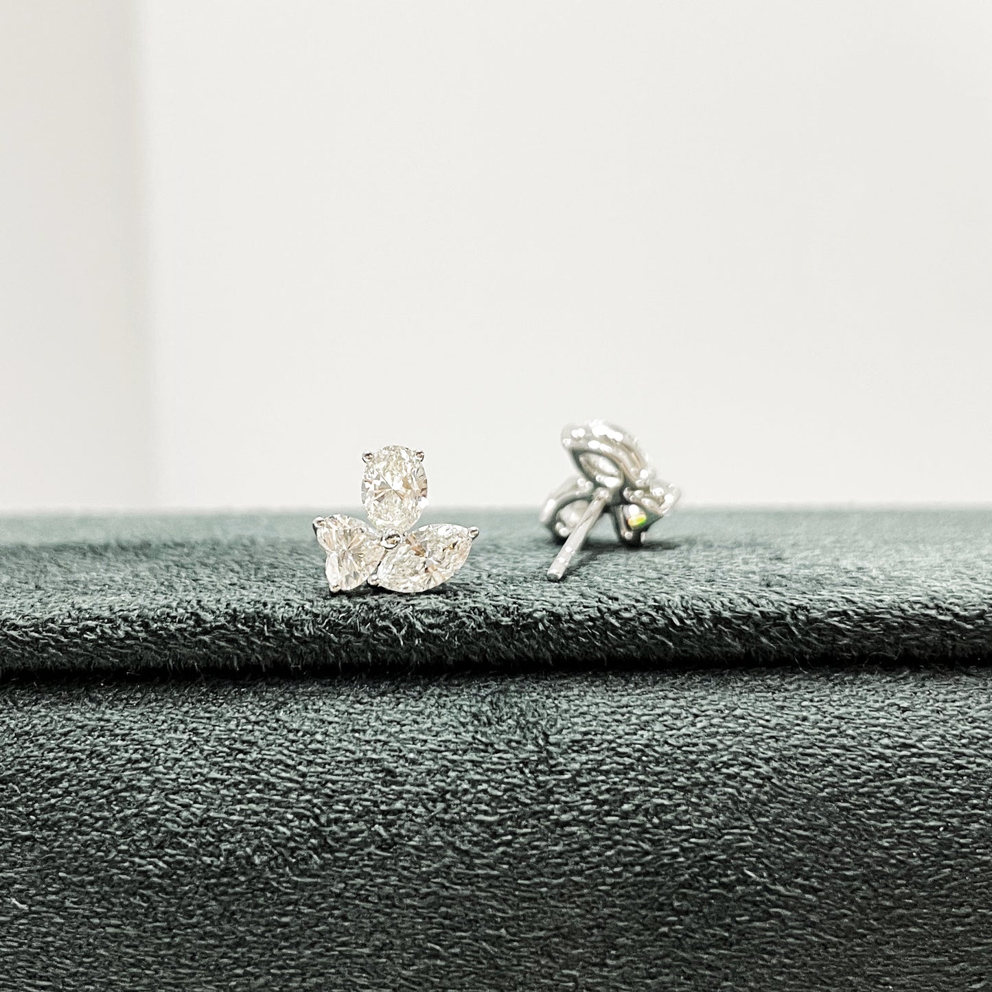 Heart-Oval-Eye Dance Diamond Earrings