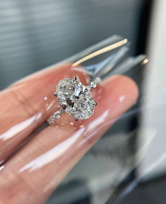 18k Gold 3ct Lab-Grown Oval Diamond Ring