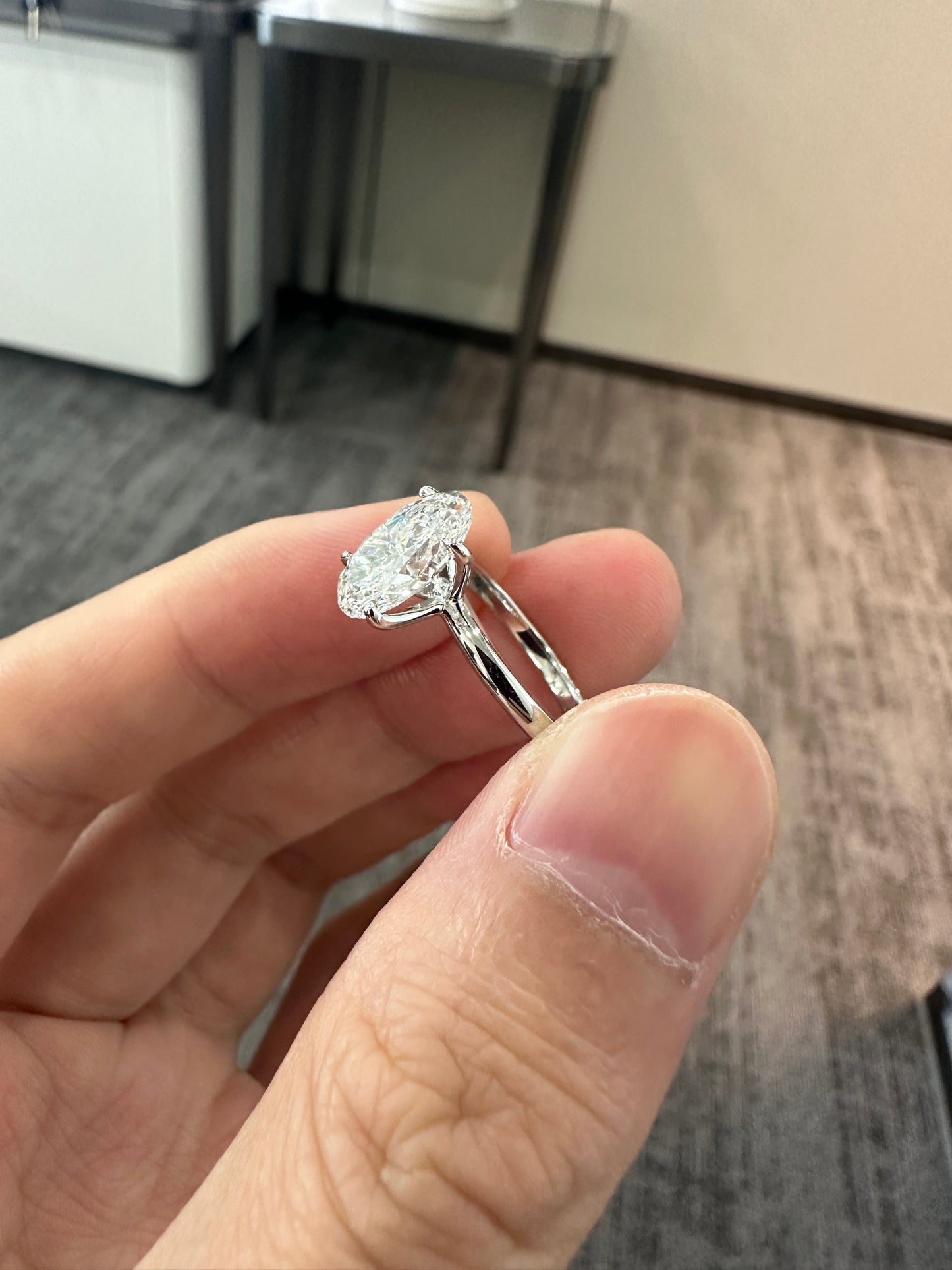 18k Gold 2ct Oval Lab-Grown Diamond Ring