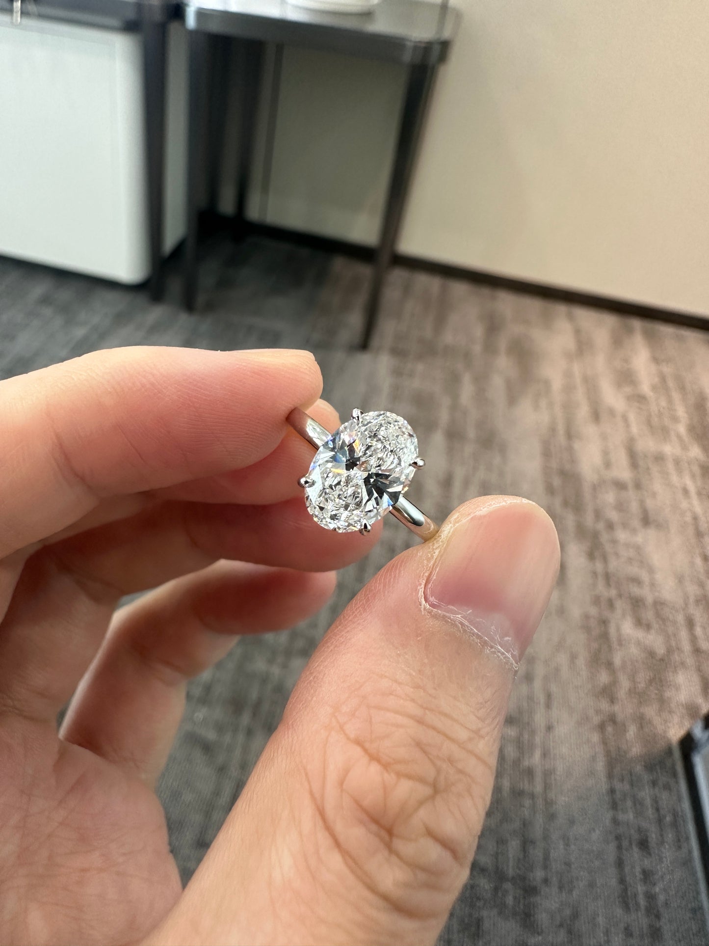 18k Gold 2ct Oval Lab-Grown Diamond Ring