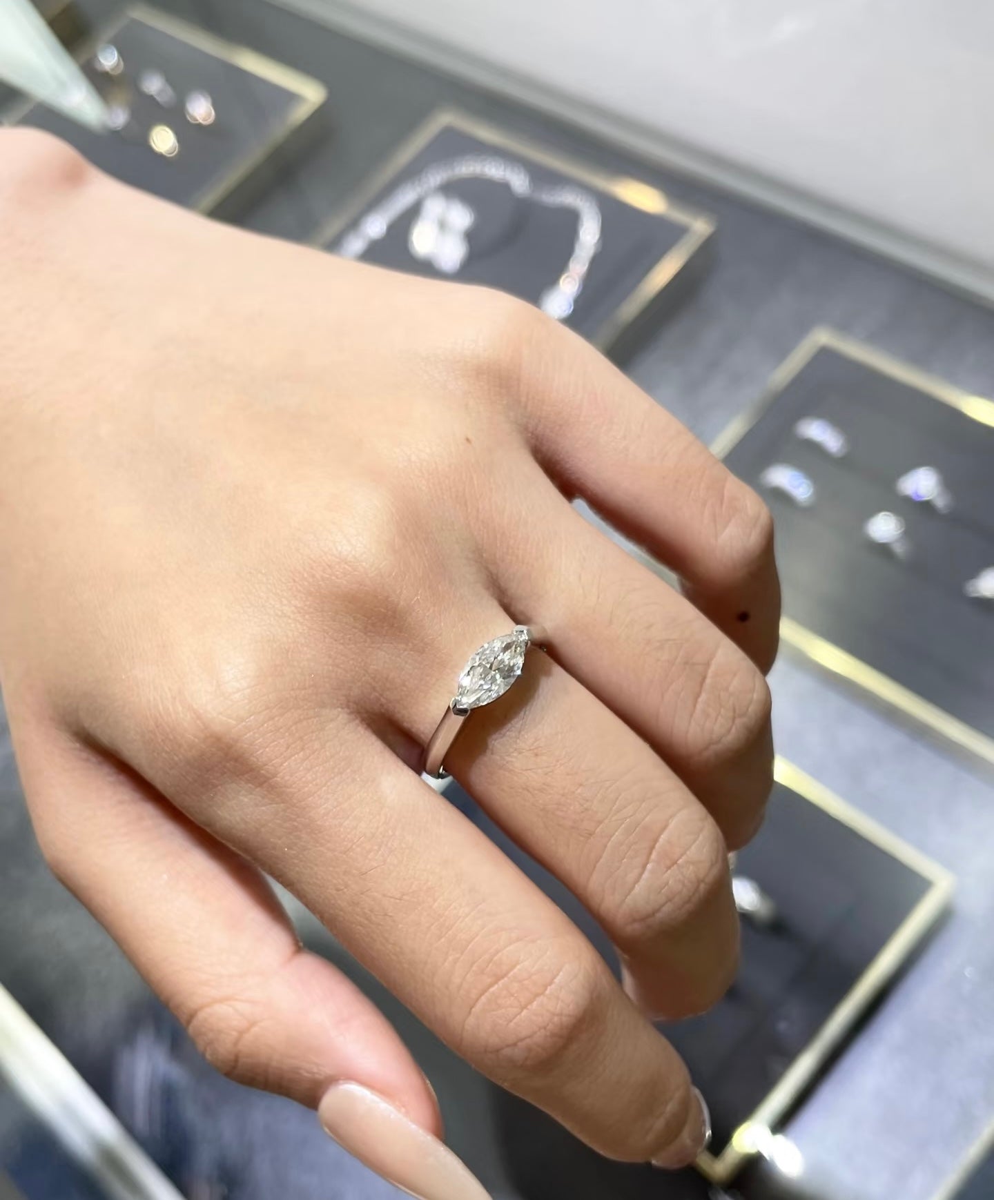 18K Gold 1ct Marquise Lab-Grown Diamond Roma Design Ring